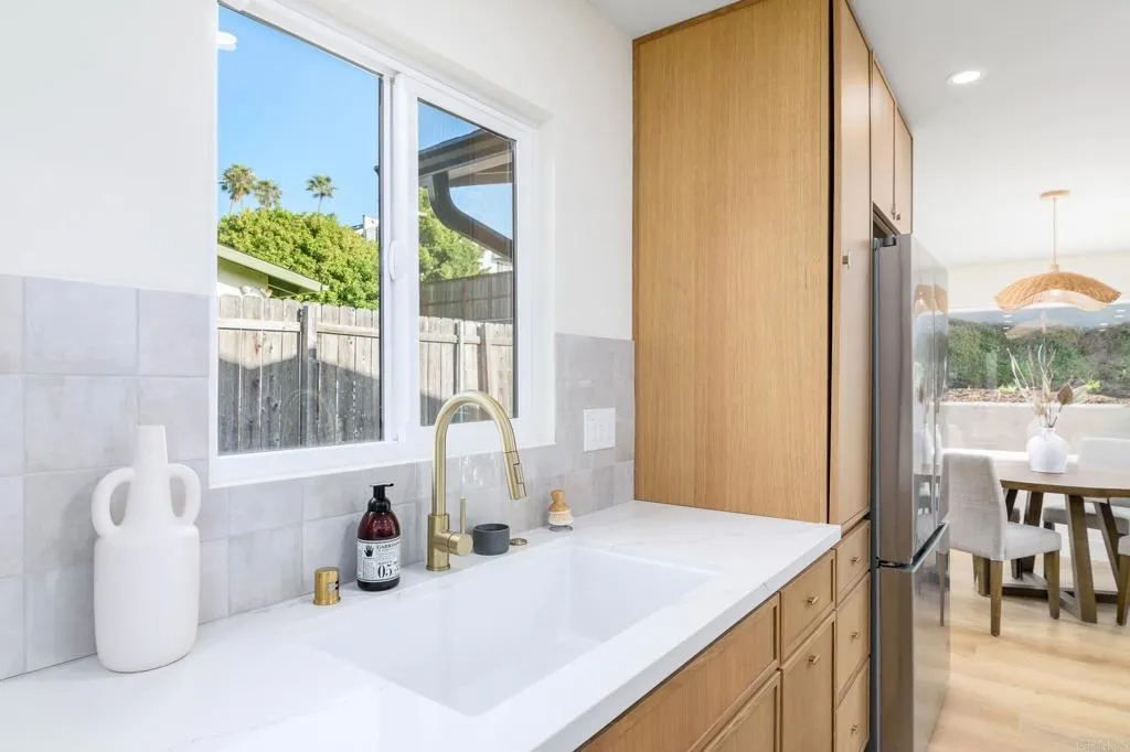 Additional image 16 of 733 Cathy Ln, Cardiff By The Sea, CA 92007