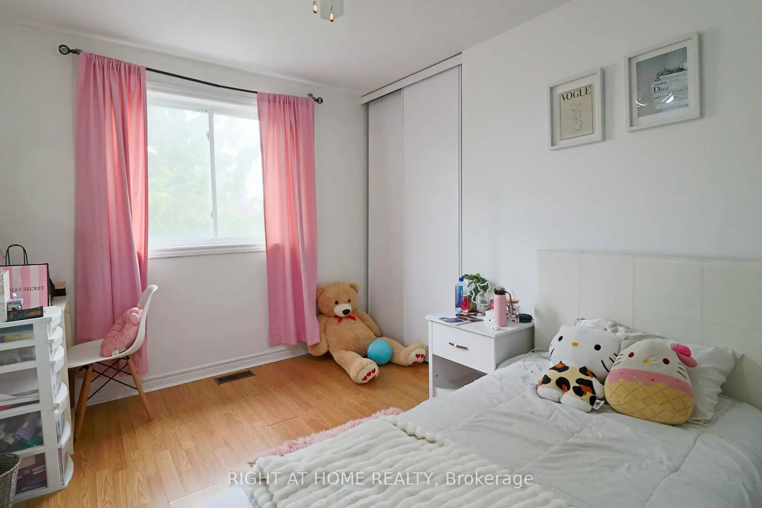 Additional image 15 of 40 Stable Way