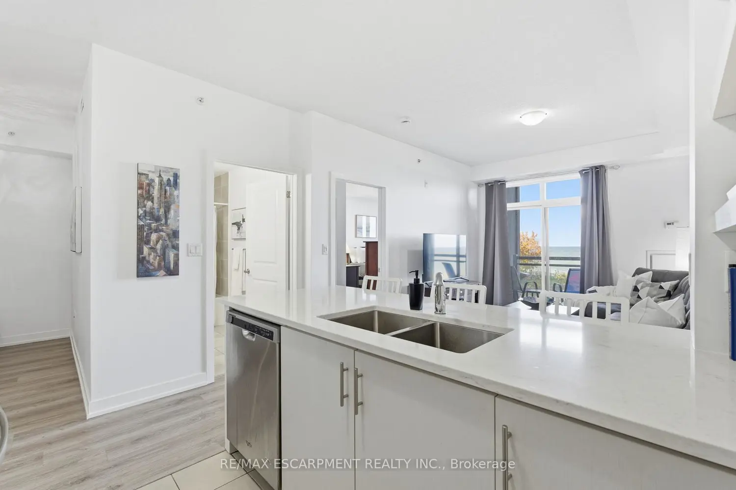 Additional image 9 of 35 Southshore Crescent 228