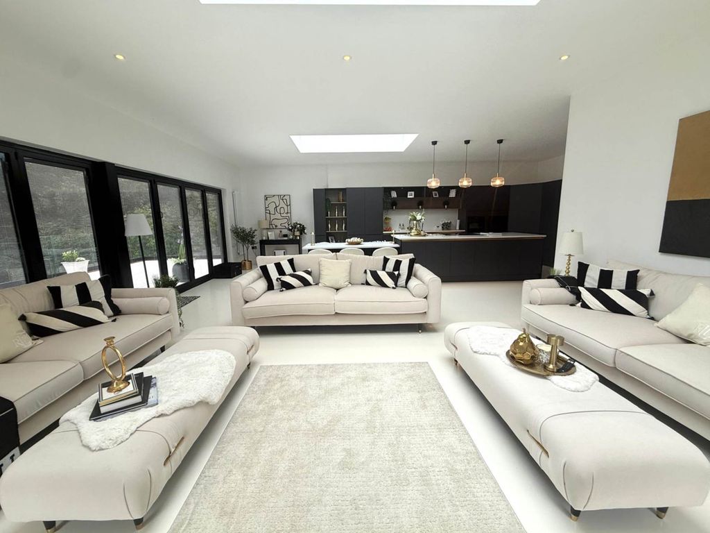 Additional image 3 of 4 bed detached house to rentWestcliffe, Southport PR8