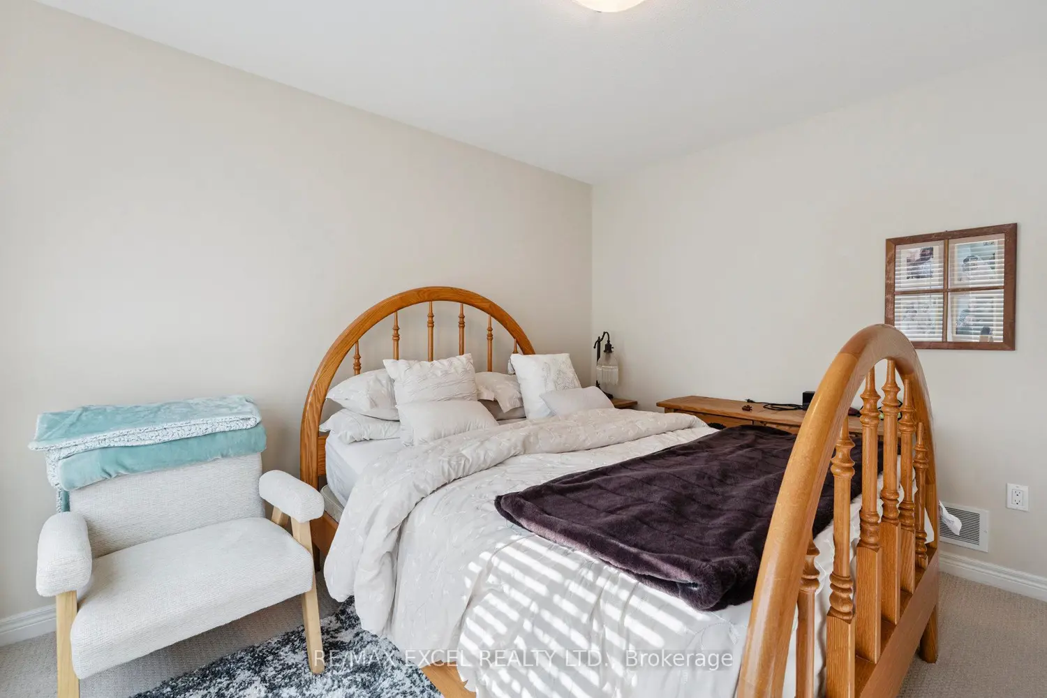 Additional image 4 of 6401 Shapton Crescent