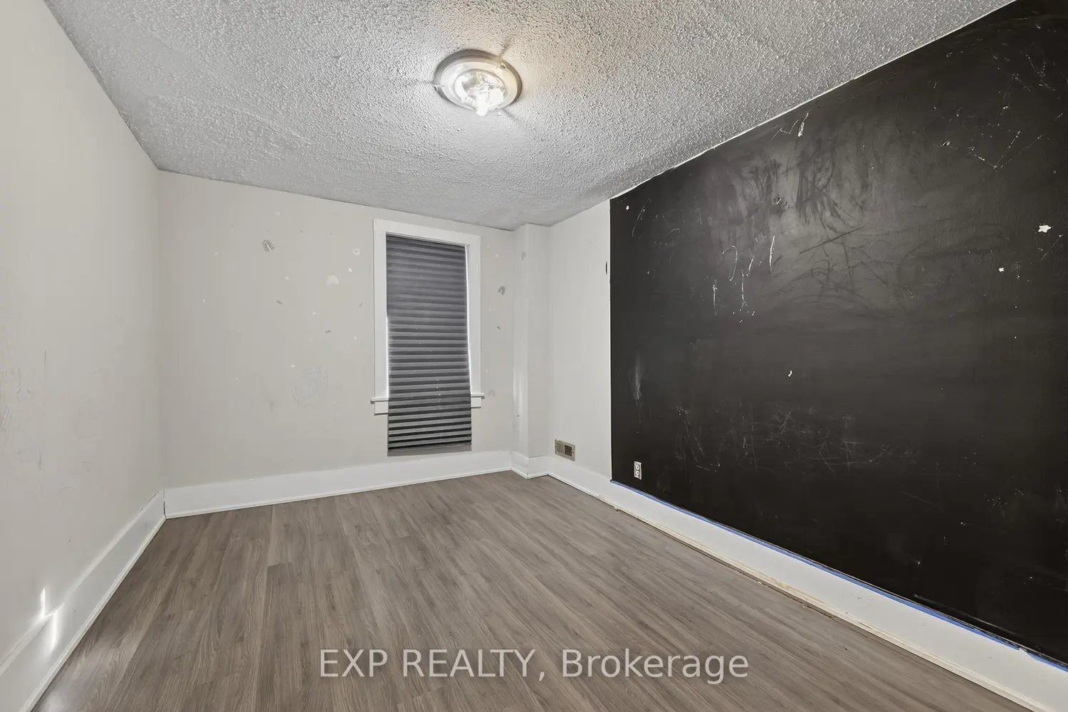 Additional image 20 of 8184 26 Highway