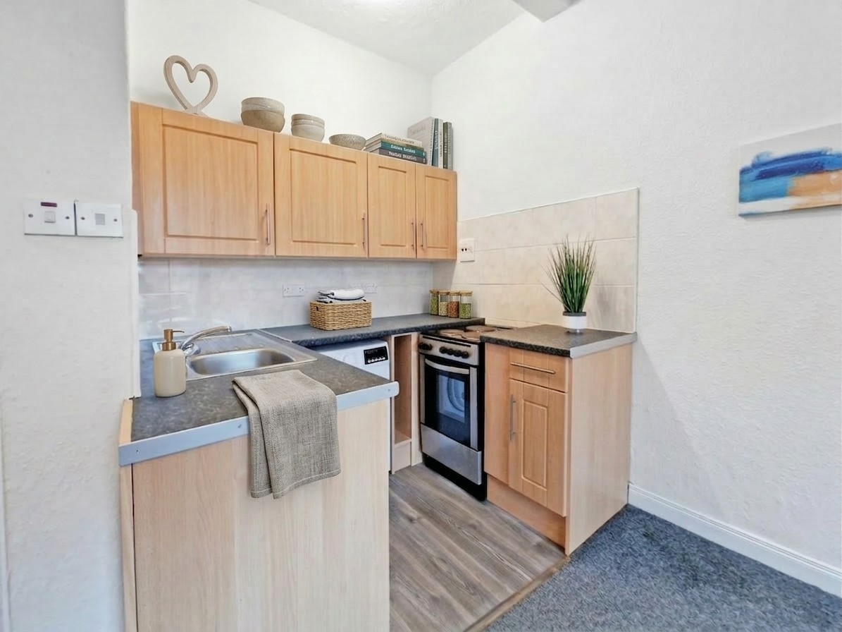 Additional image 4 of 2 Bed Flat, Prince Regent St, EH6, N1 7GU
