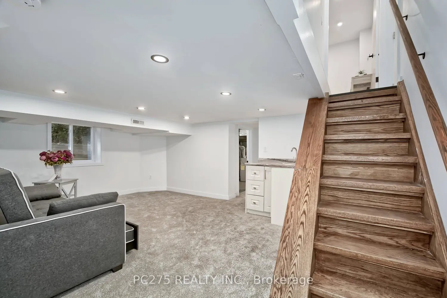 Additional image 12 of 549 Quebec Street