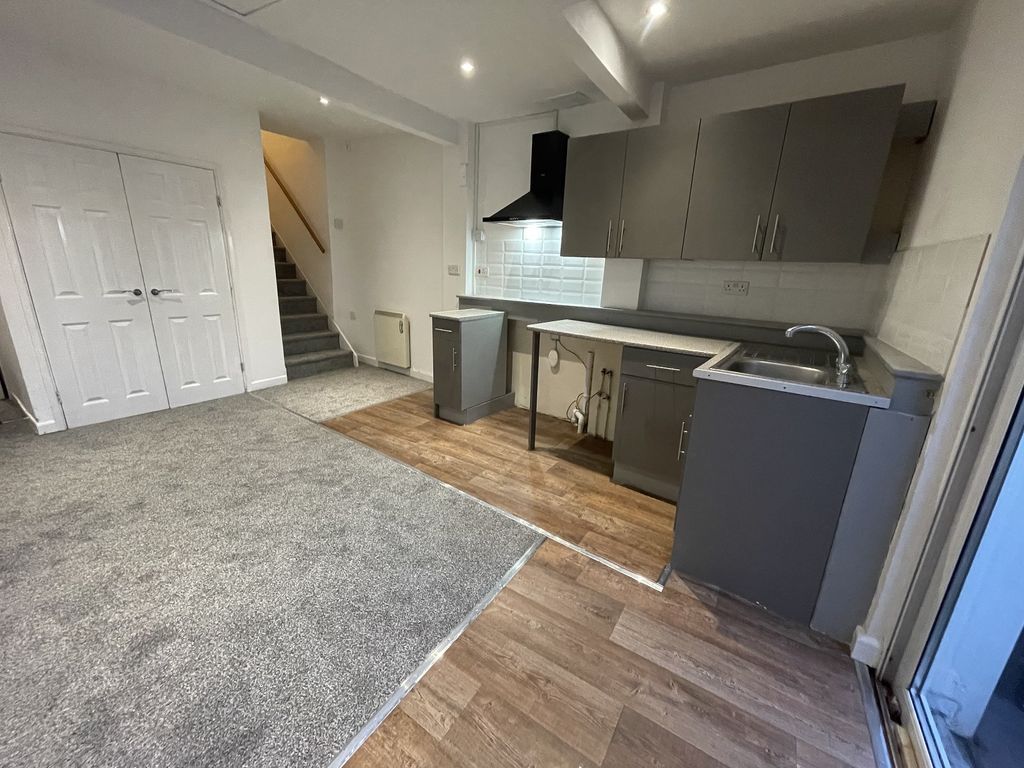 Additional image 4 of 2 bed flat to rentNeath Road, Briton Ferry, Neath, Neath Port Talbot. SA11