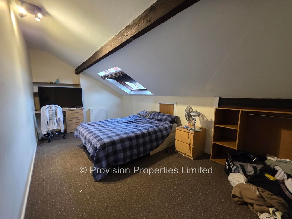 Additional image 13 of 8 bed terraced house to rentAsh Grove, Hyde Park, Leeds LS6
