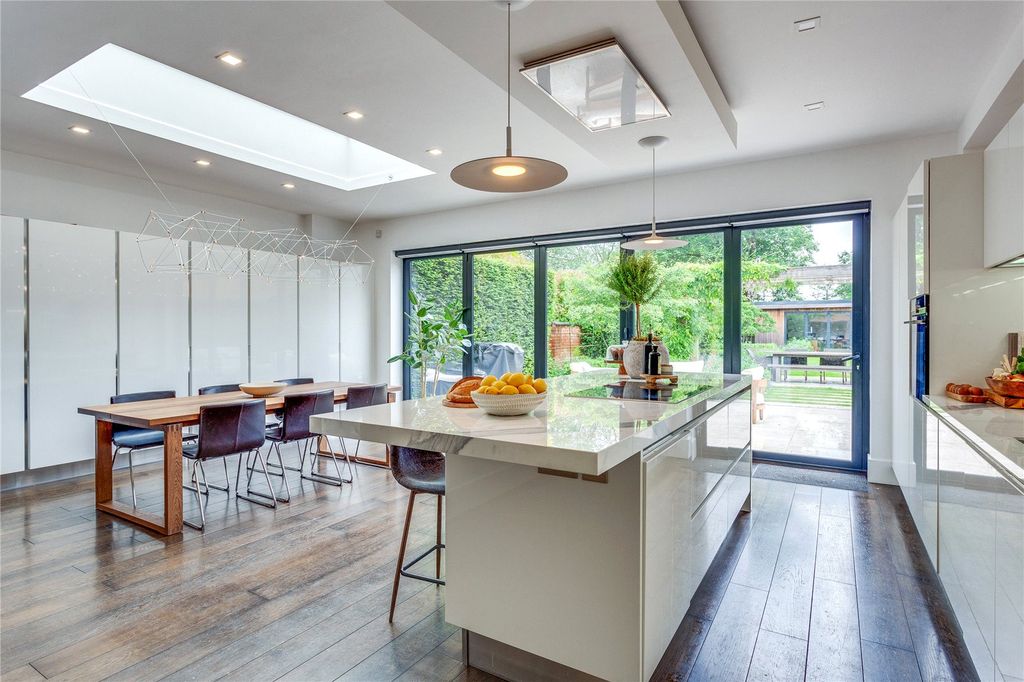 Additional image 8 of 4 bed detached house to rentNorman Avenue, Henley-On-Thames, Oxfordshire RG9