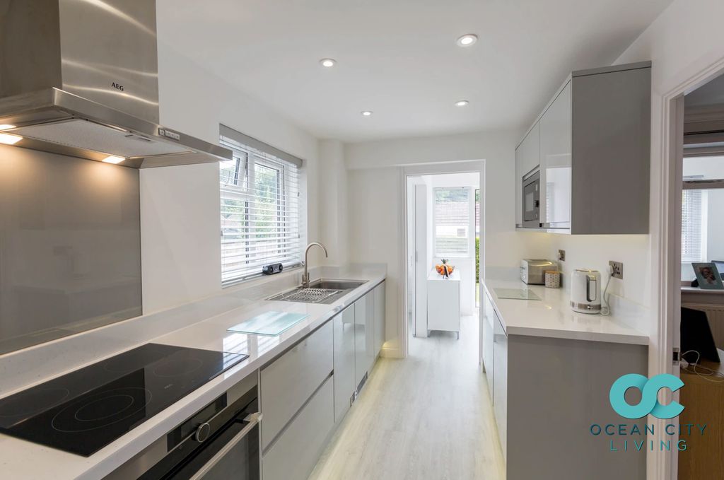 Additional image 7 of 3 bed semi-detached house to rentHigher Park Close, Plymouth PL7