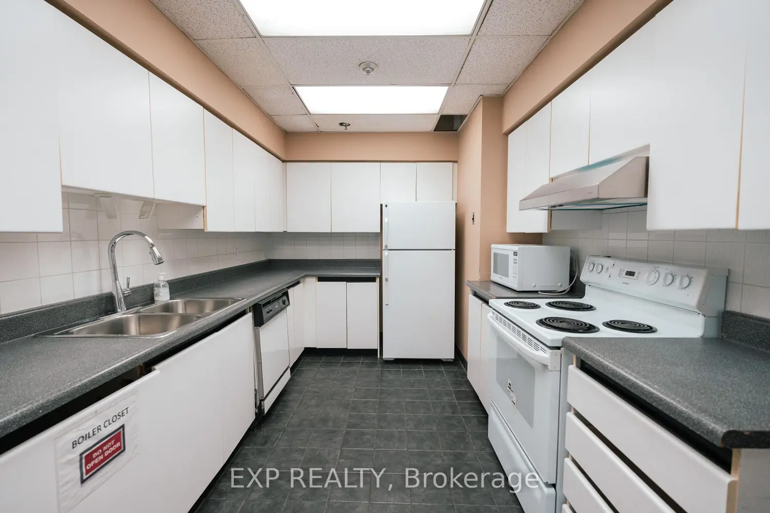 Additional image 15 of 2550 Lawrence Avenue 310