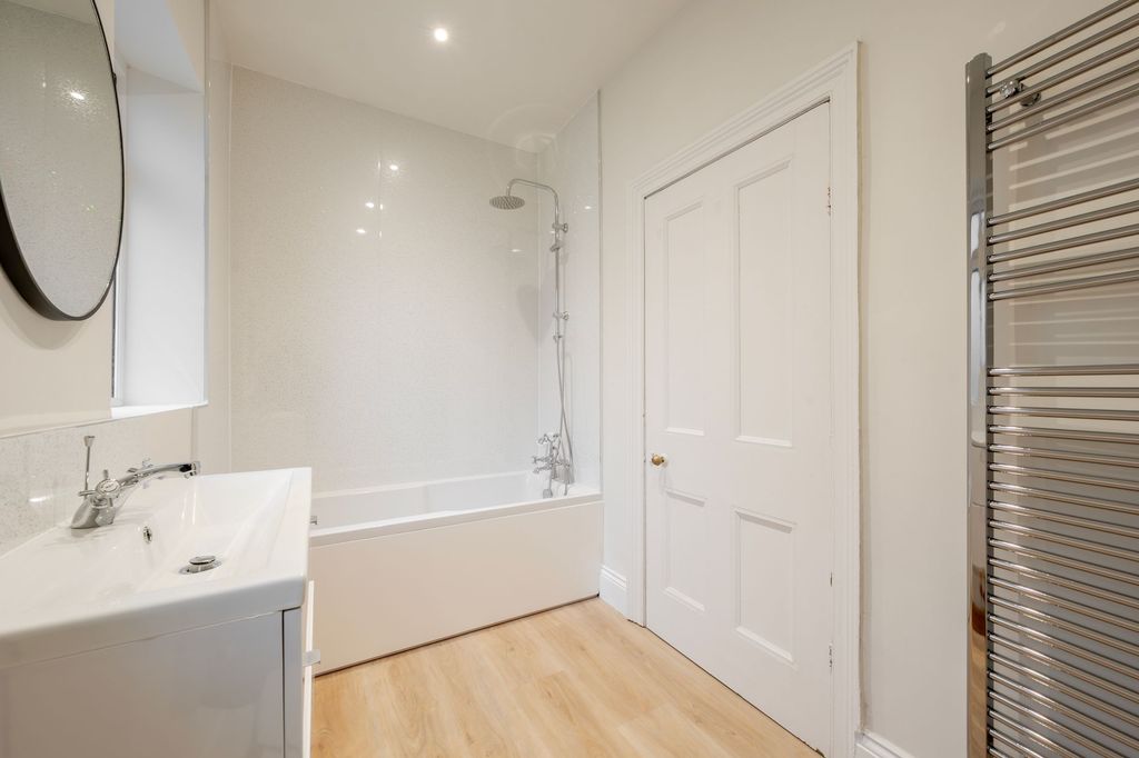 Additional image 9 of 4 bed flat to rentSt. Marys Avenue, Harrogate HG2