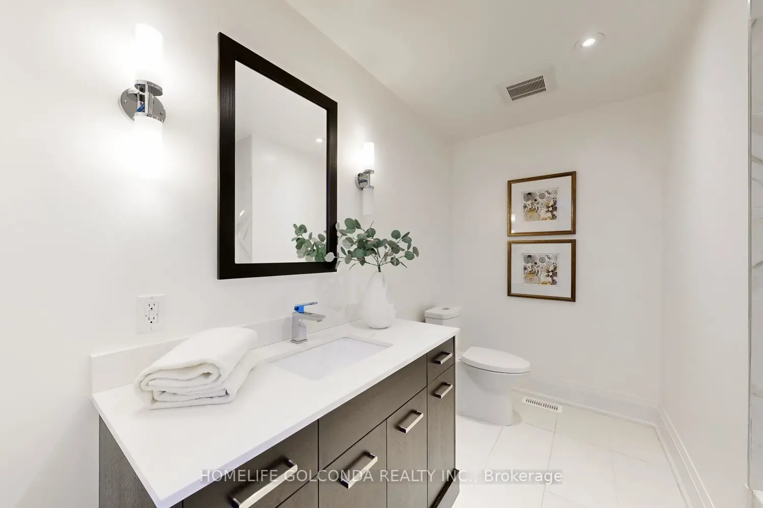 Additional image 14 of 2466B Bayview Avenue