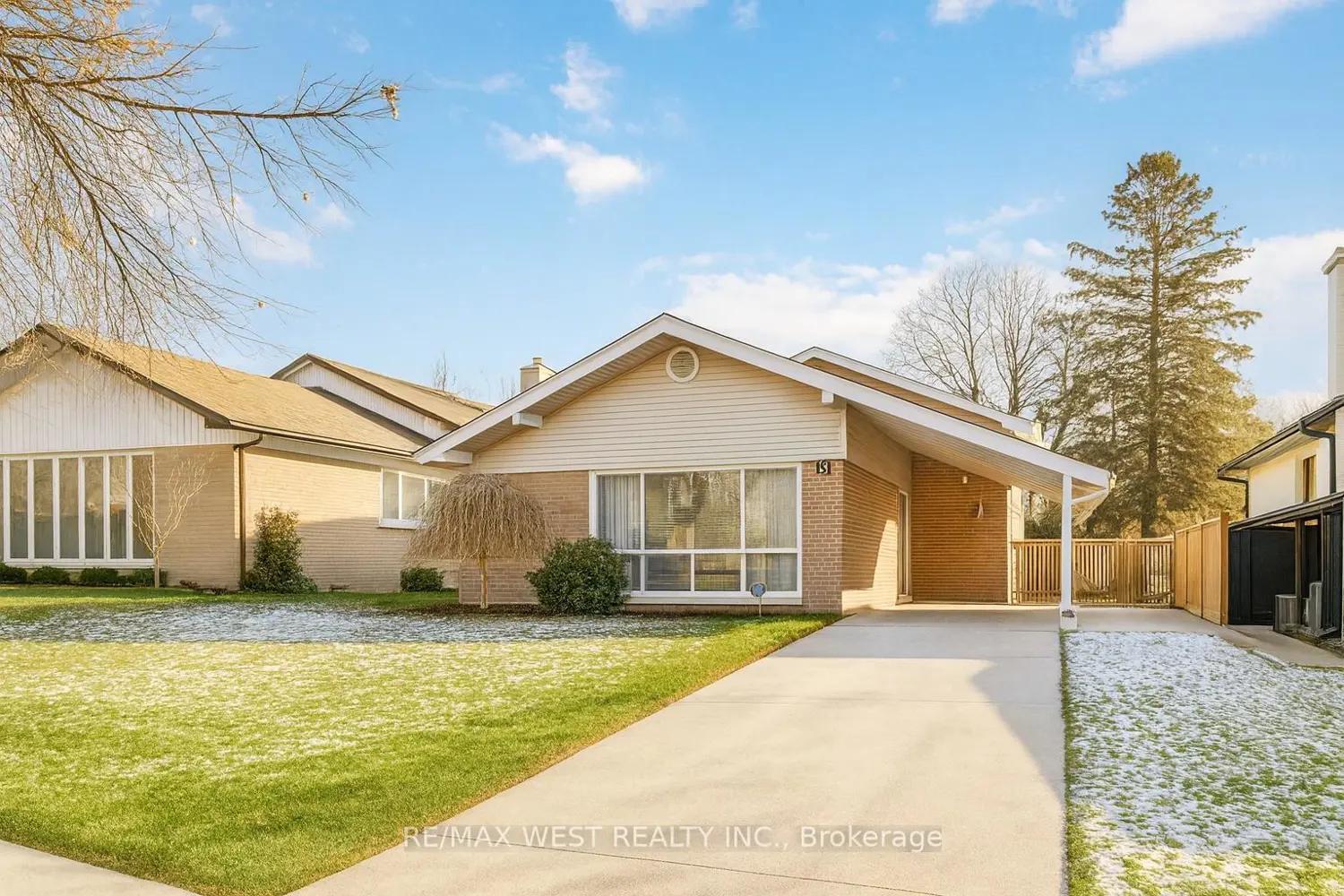 5 Henley Crescent