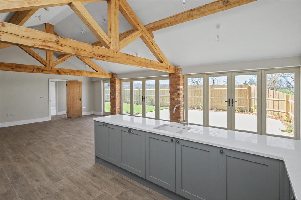 Additional image 9 of 3 bed barn conversion to rentHardwick Road, Wellingborough NN8