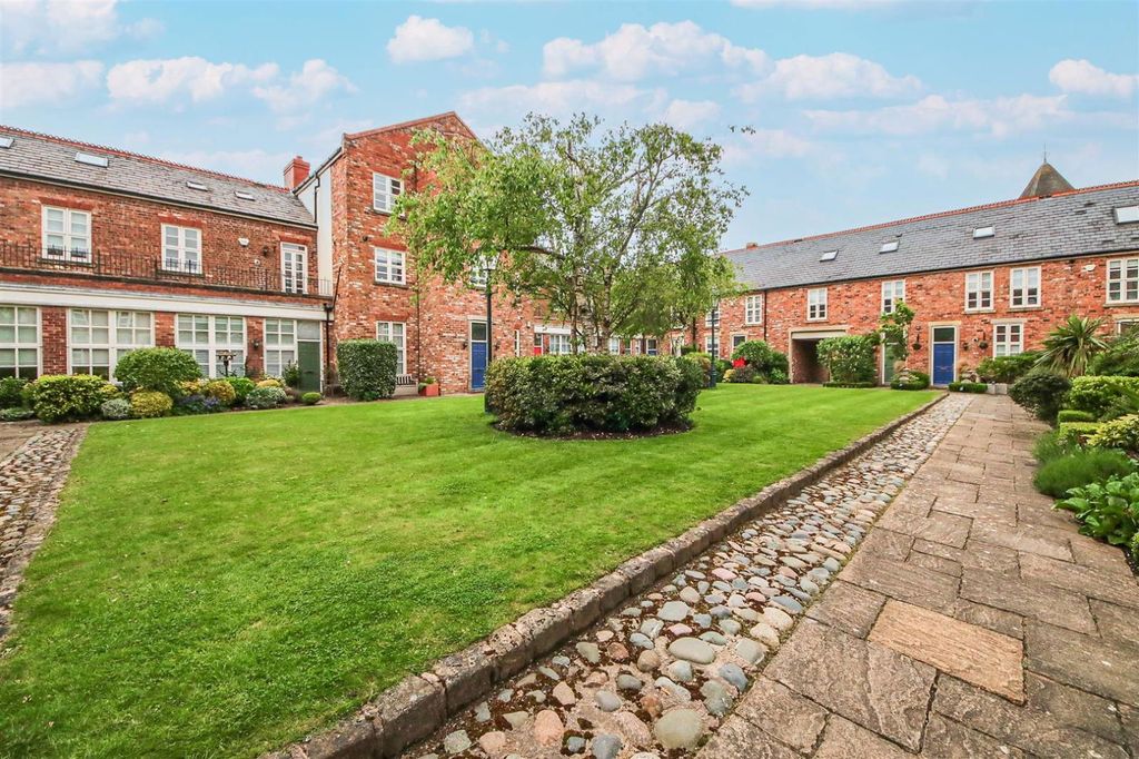 Additional image 25 of 3 bed town house to rentMarine Gate Mansions, Promenade, Southport PR9