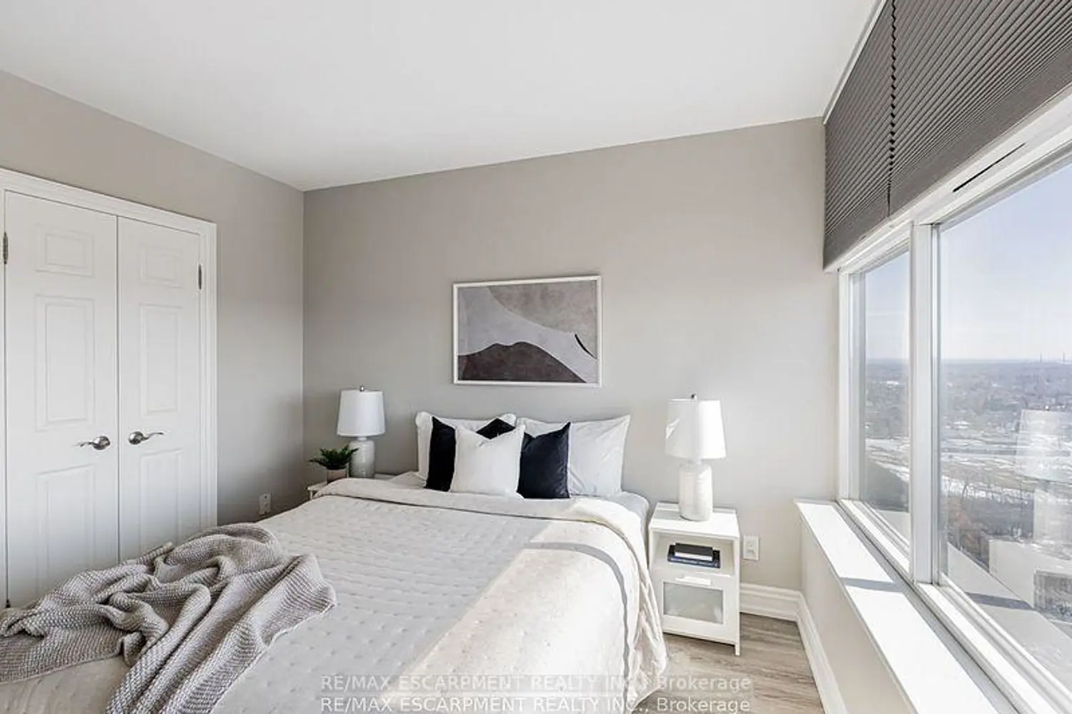 Additional image 17 of 880 Dundas Street Uph7