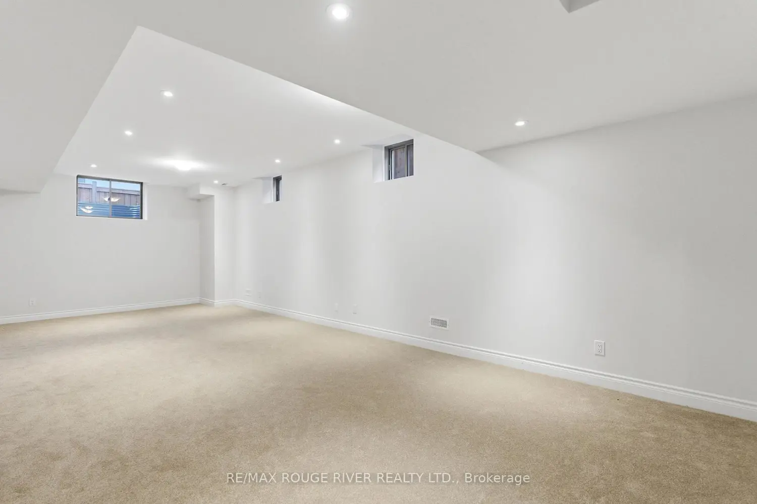 Additional image 14 of 15 Brabin Circle