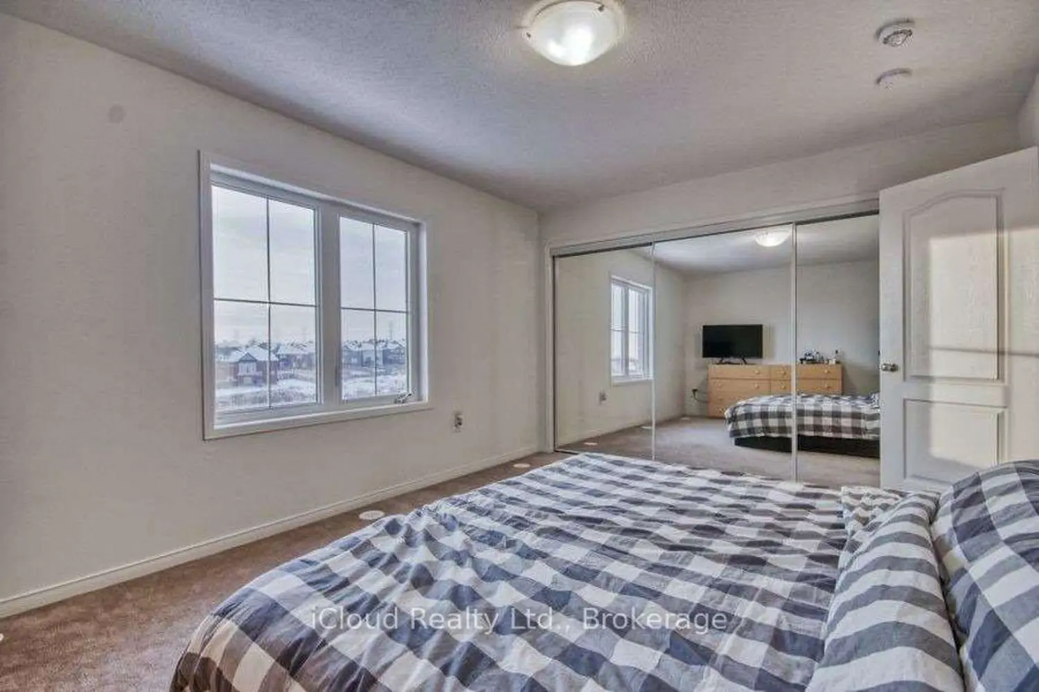 Additional image 18 of 2476 Bromus Path