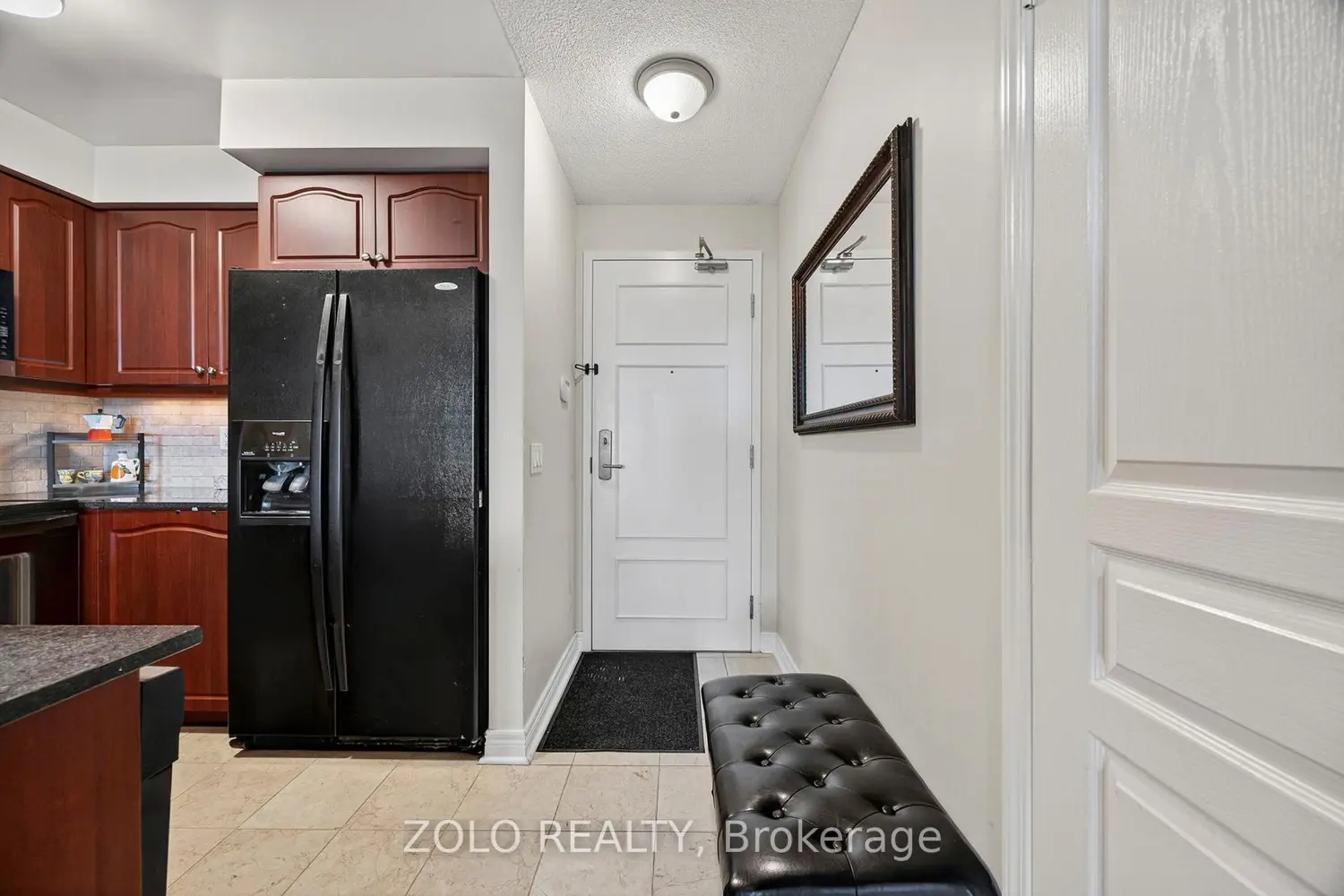 350 Red Maple Road 1212 photo 3