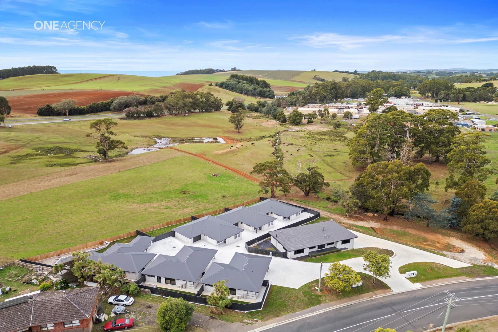 Additional image 27 of 4 & 5/143 South Road, Penguin TAS 7316