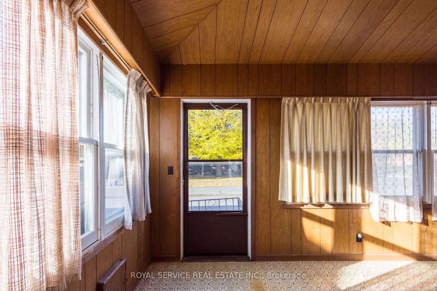 Additional image 10 of 370 Division Street