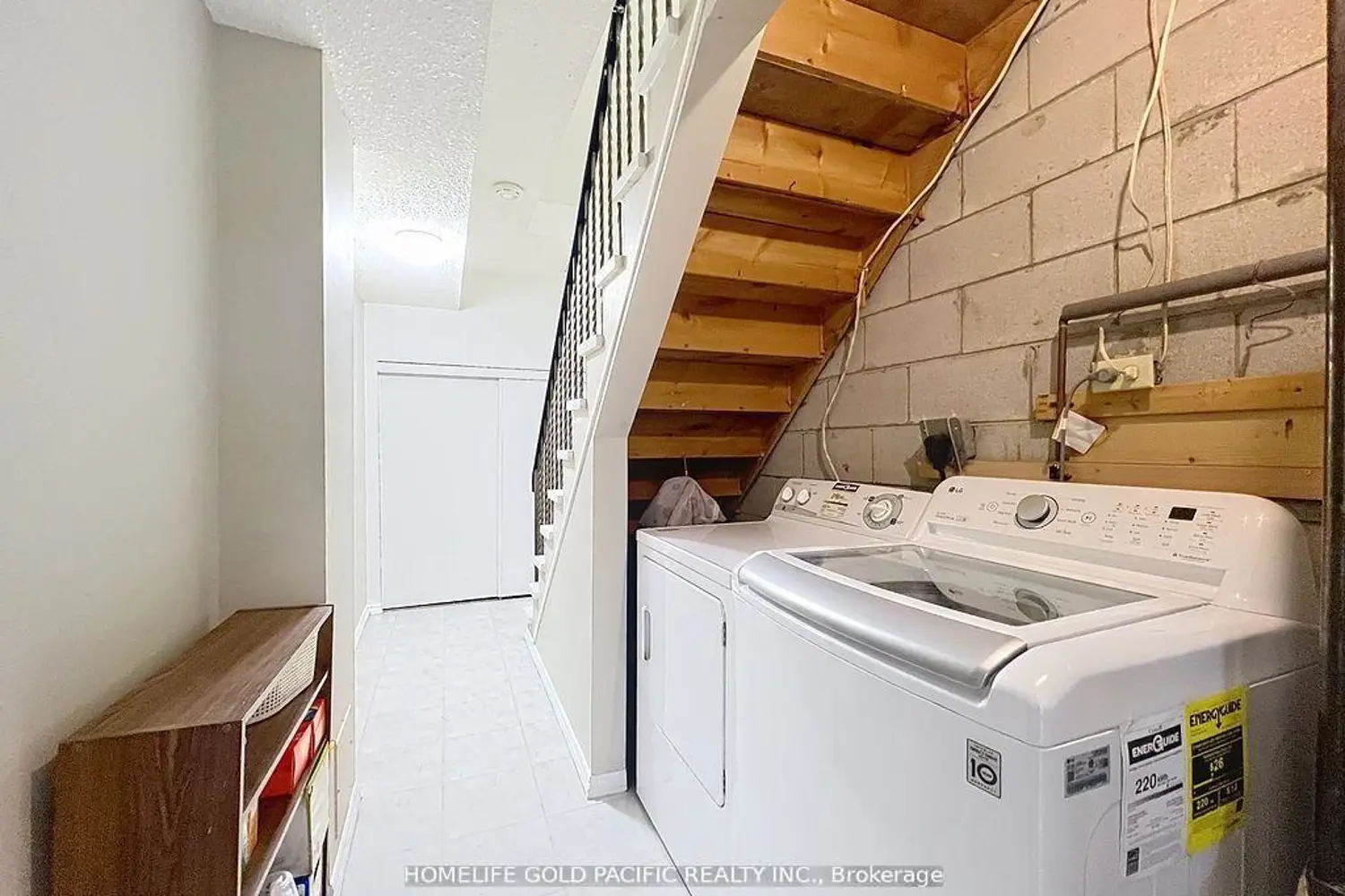 Additional image 18 of 42 Stonehill Court 11