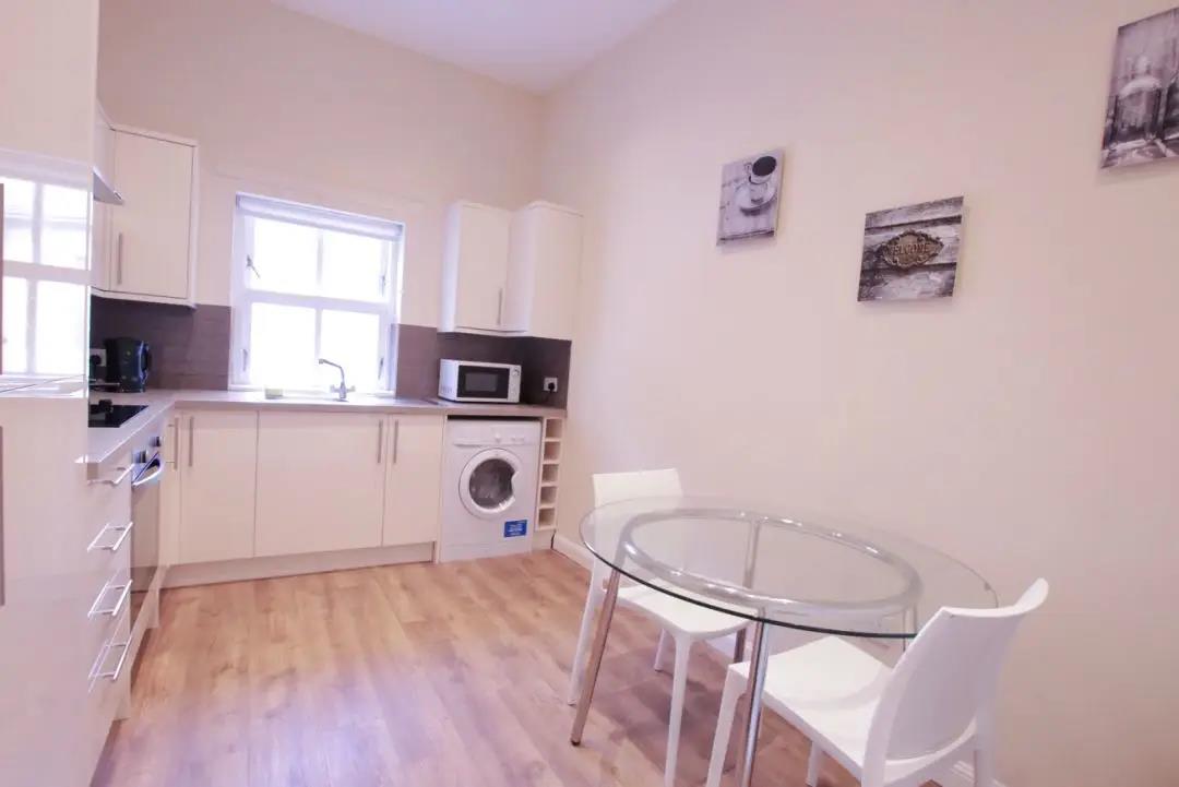 Additional image 6 of 2 Bed Flat, Argyle Street, G3, N1 7GU