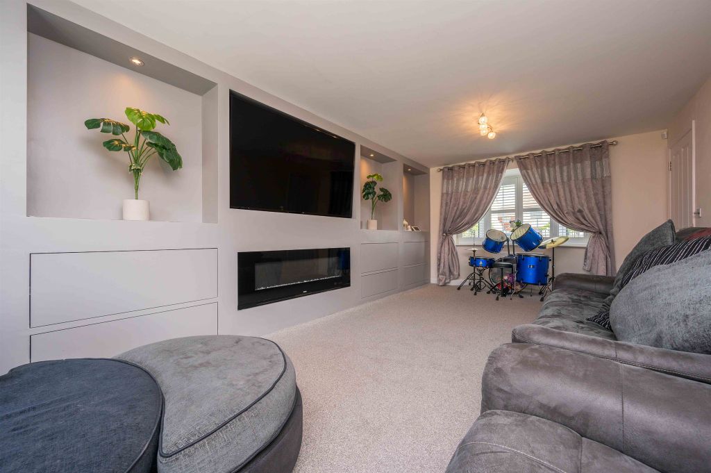 Additional image 14 of 5 bed property to rentLondon Road, Corby NN17