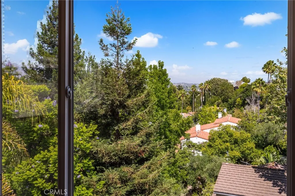 Additional image 35 of 3751 Prestwick Dr, Los Angeles, CA 90027