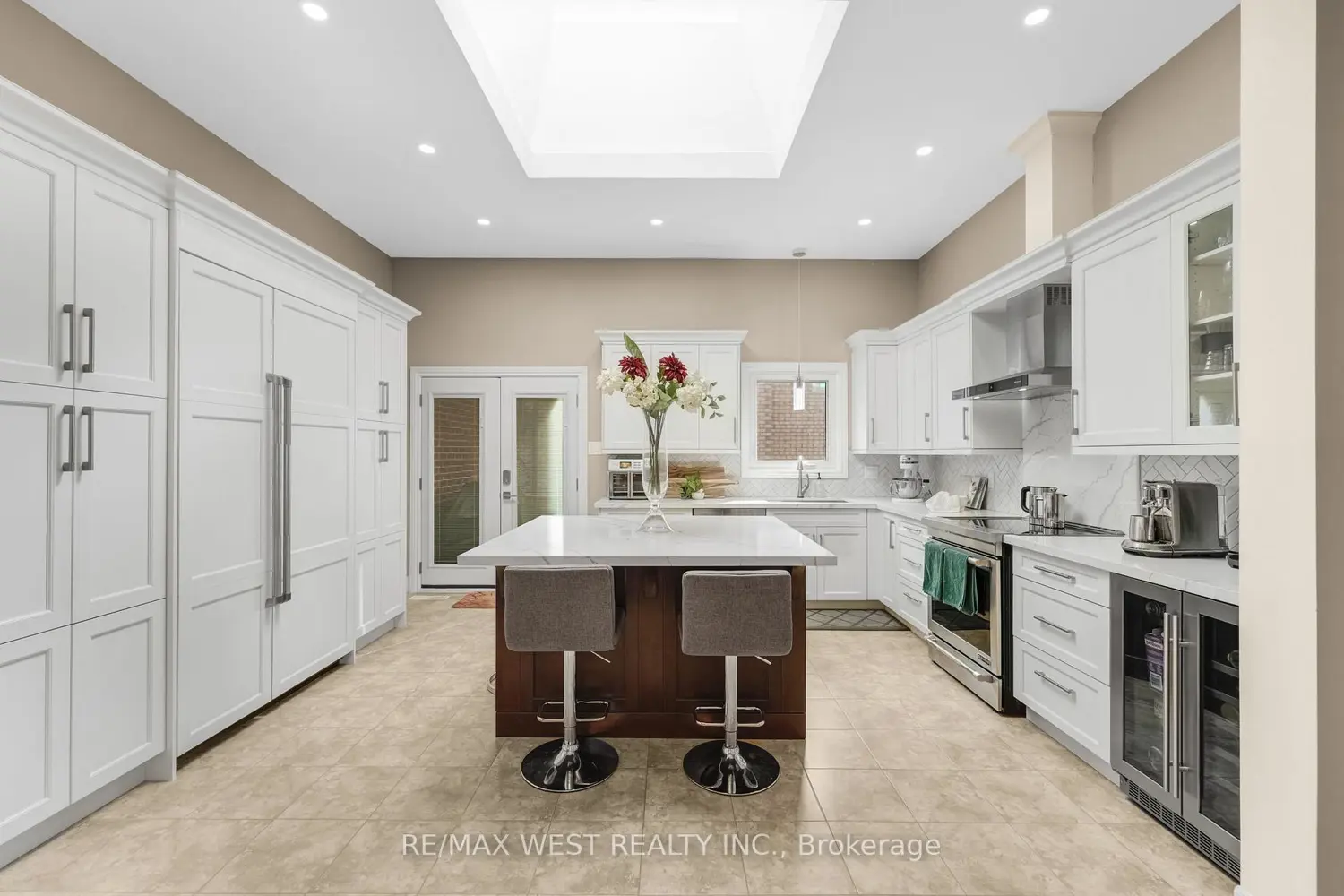 Additional image 8 of 2388 Carlanne Place