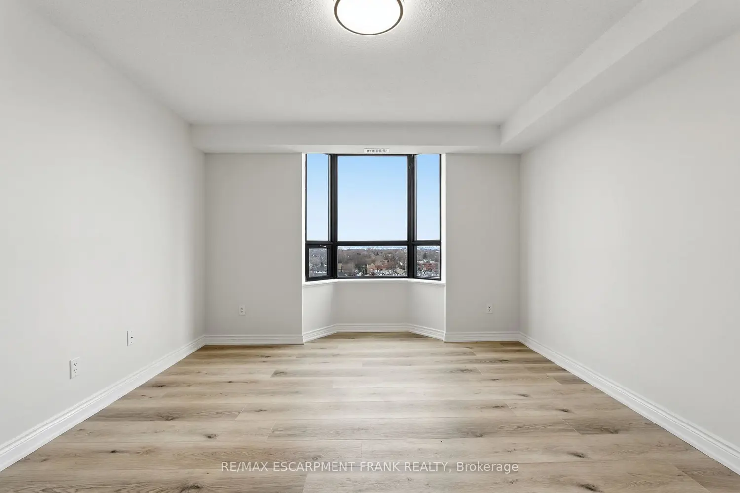 Additional image 13 of 432 Main Street 902