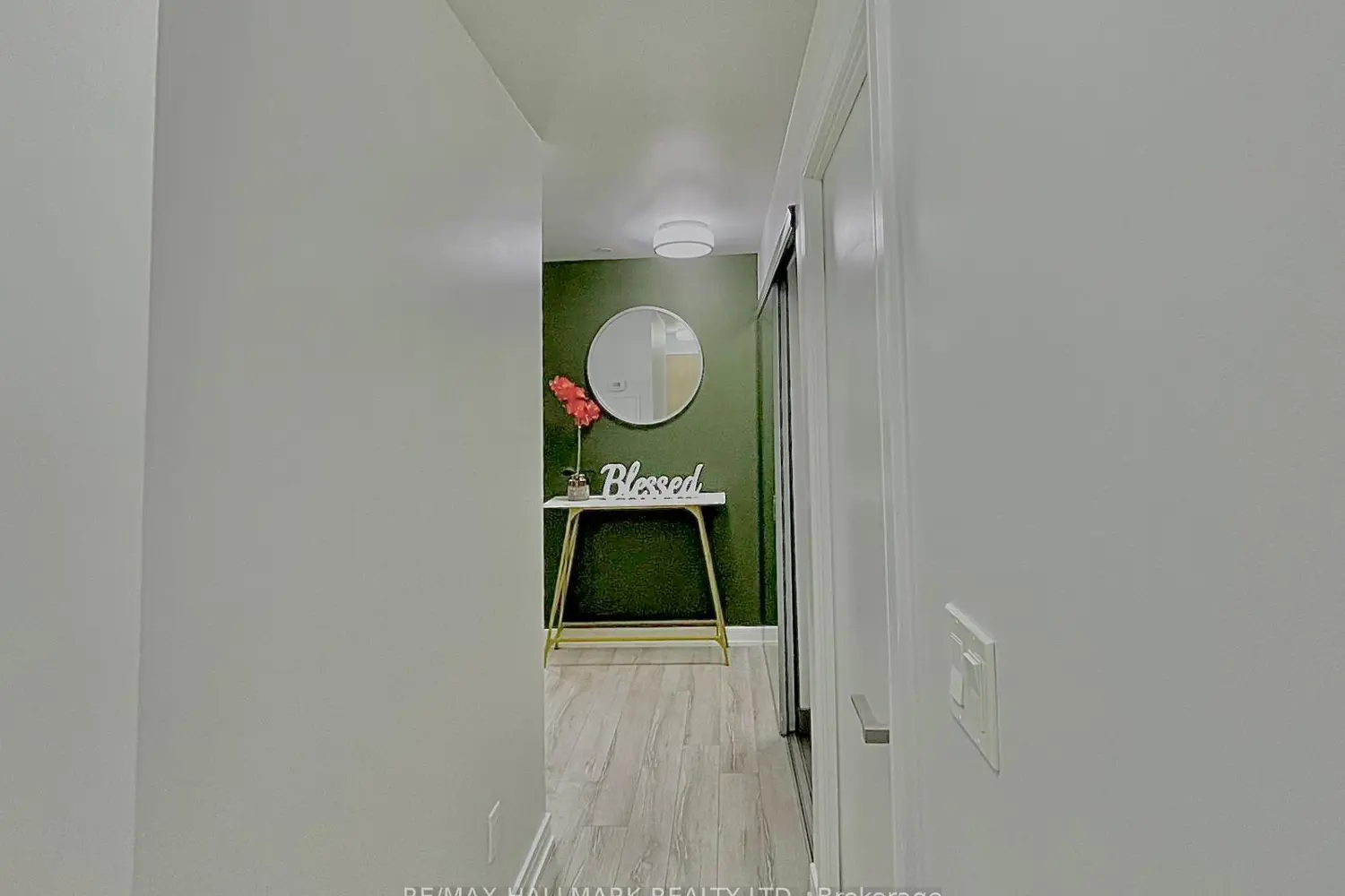 Additional image 3 of 621 Sheppard Avenue 619