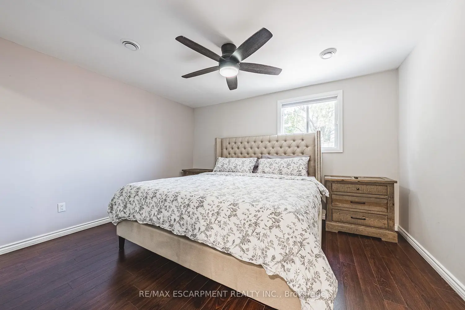 Additional image 7 of 3865 Victoria Avenue