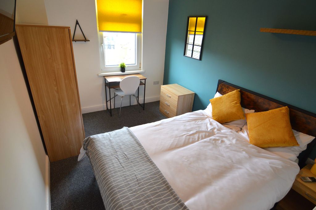 Additional image 2 of Room to rentFarebrother Street, Grimsby DN32