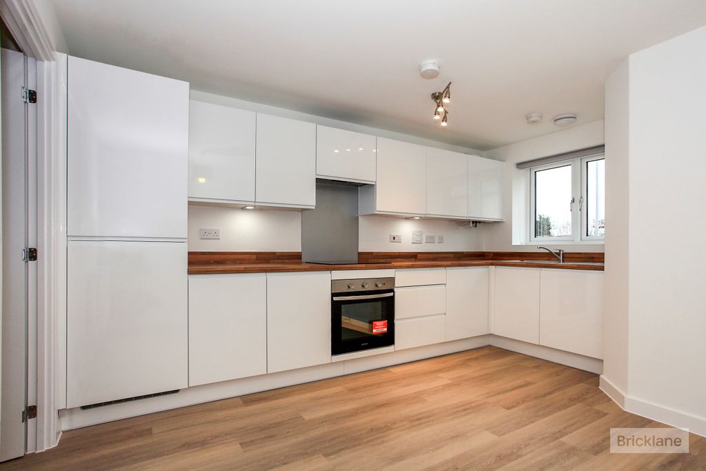Additional image 2 of 3 bed semi-detached house to rentStonemason Way, Peterborough PE4