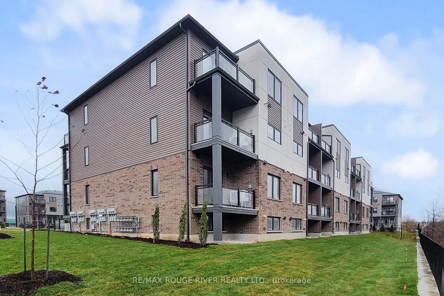 Additional image 2 of 940 St David Street 95