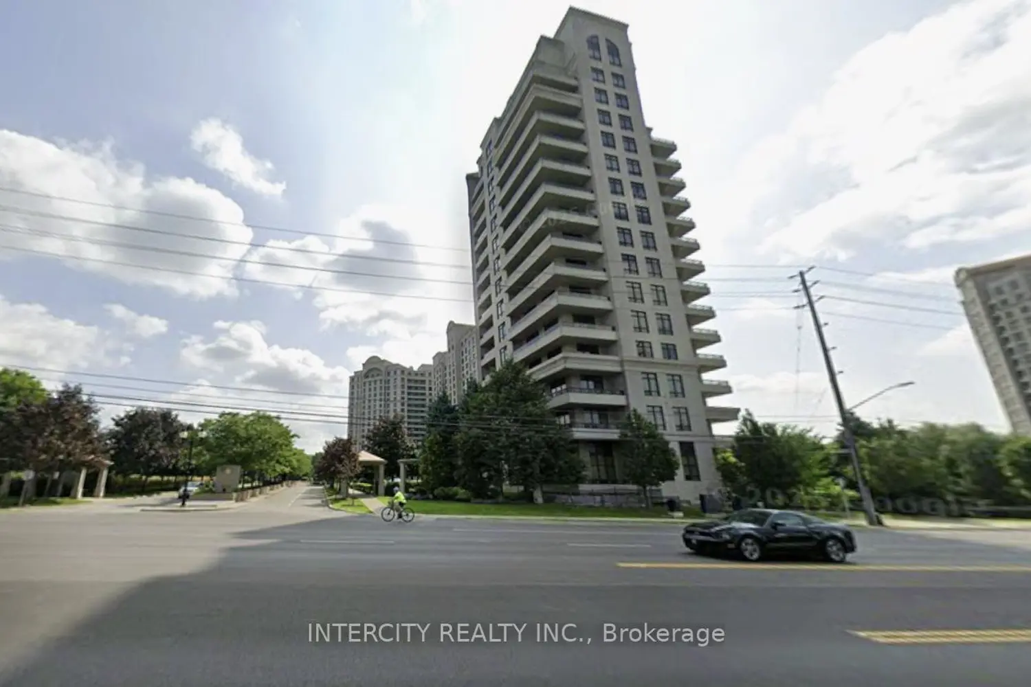 9225 Jane Street 212