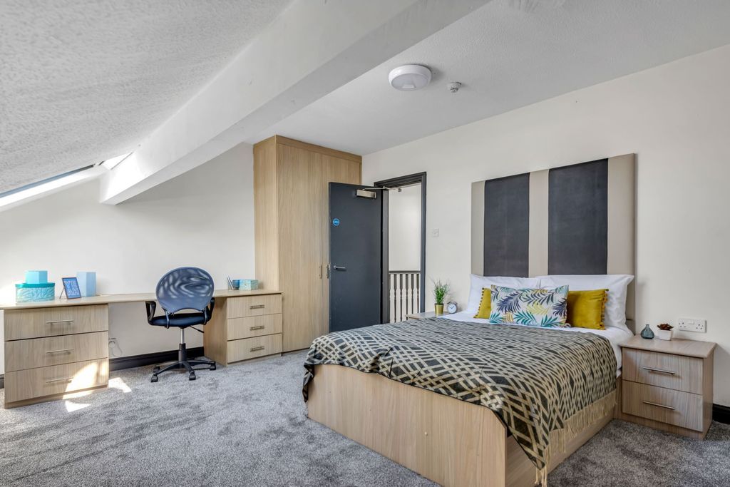 Additional image 3 of 7 bed shared accommodation to rentThe Village Street, Leeds LS4