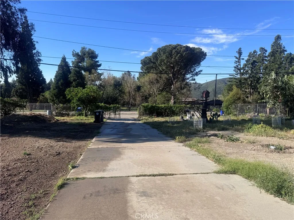 17782 W Kenwood Ave, San Bernardino, CA 92407