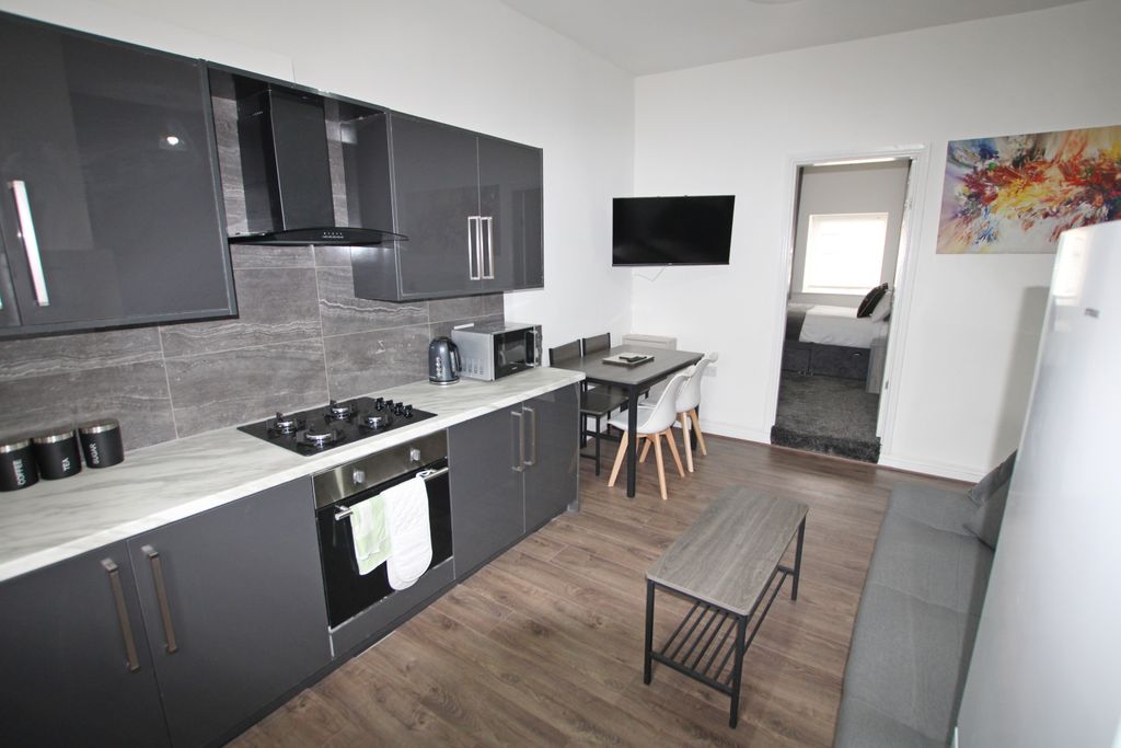 Additional image 3 of 2 bed flat to rentBarnes Street, Clayton Le Moors, Accrington BB5