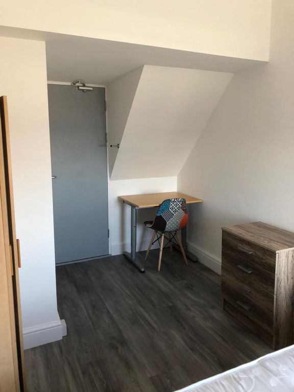 Additional image 7 of 9 bed terraced house to rentBryn Road, Swansea SA2