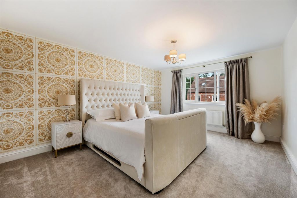 Additional image 11 of 6 bed detached house to rentAspen Drive, Scarcroft, Leeds LS14
