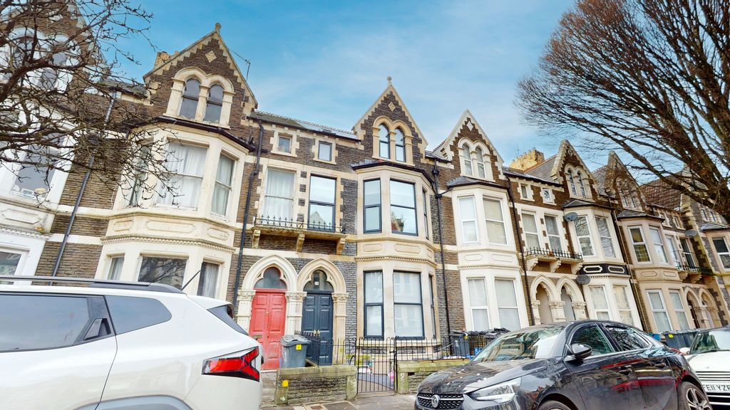2 bed flat to rentConnaught Road, Cardiff CF24