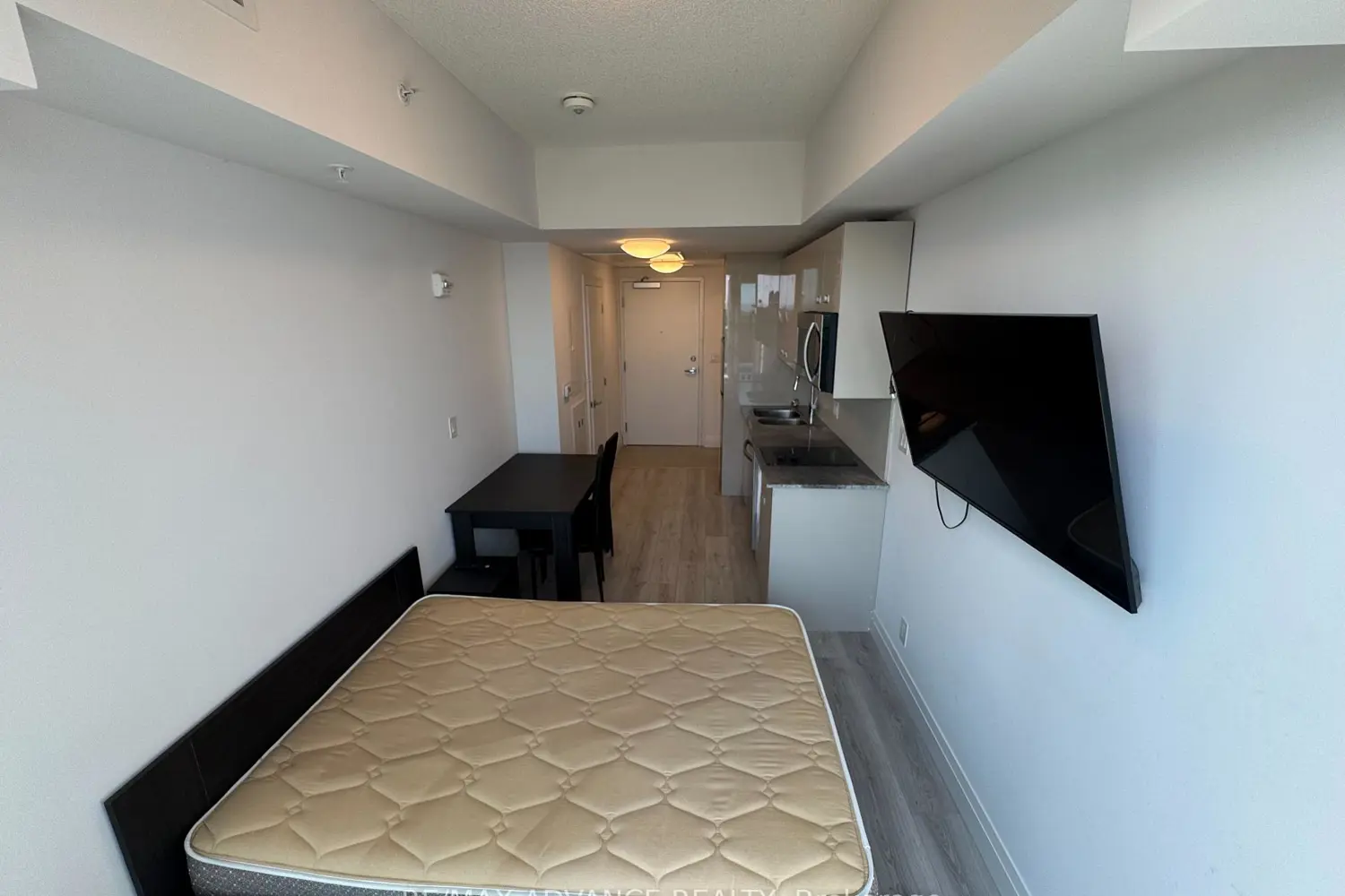 Additional image 2 of 652 Princess Street 902