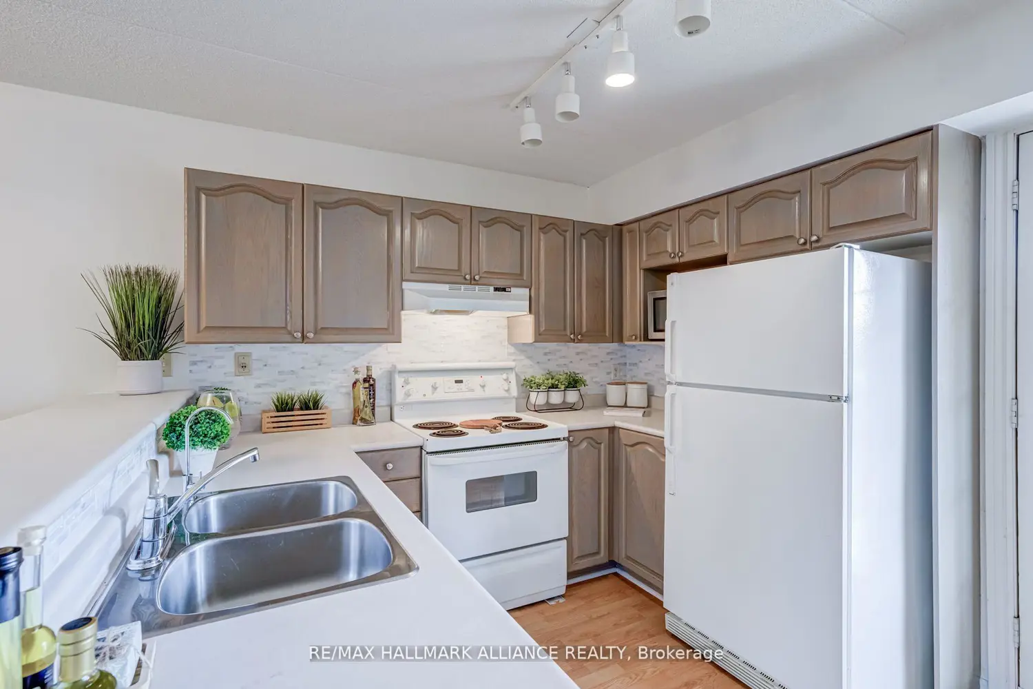 Additional image 9 of 4003 Kilmer Drive 312