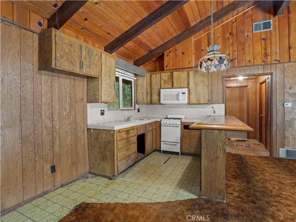 Additional image 4 of 1155 Chateau Dr, Crestline, CA 92325