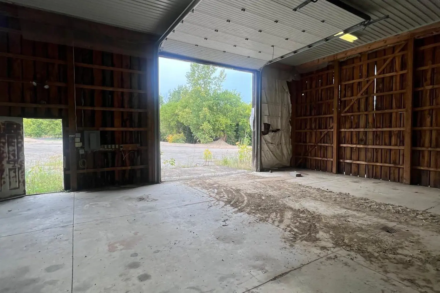 Additional image 17 of 2178 Highway 6