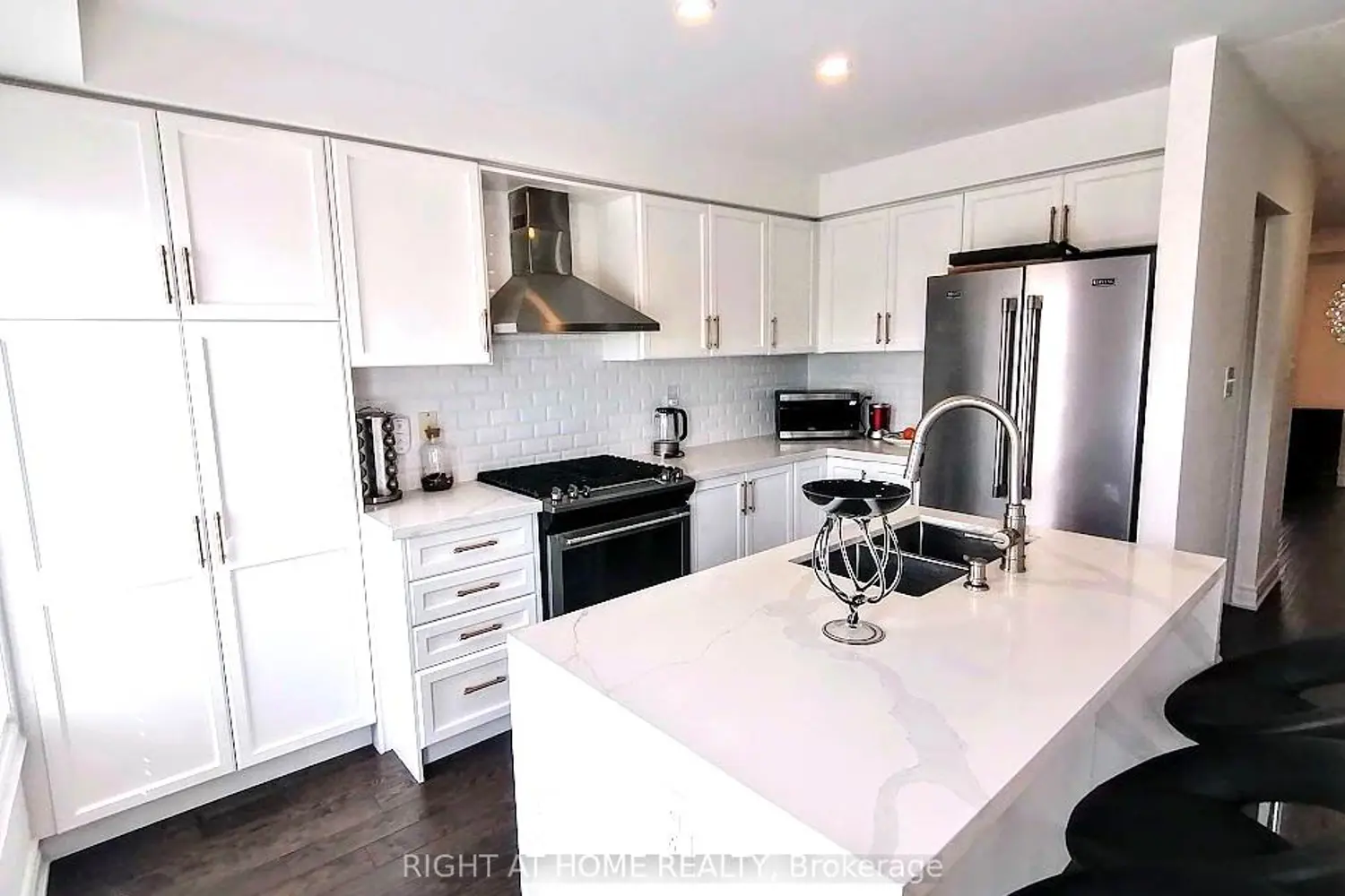 Additional image 9 of 51 Devineridge Avenue