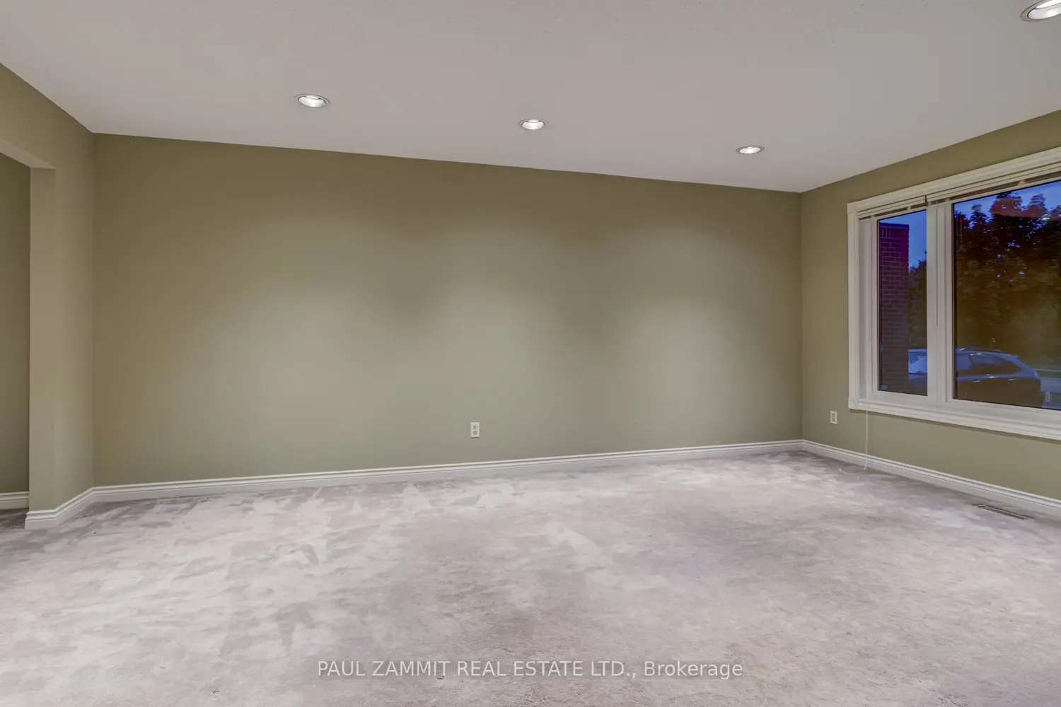 278 Green Lane photo 4