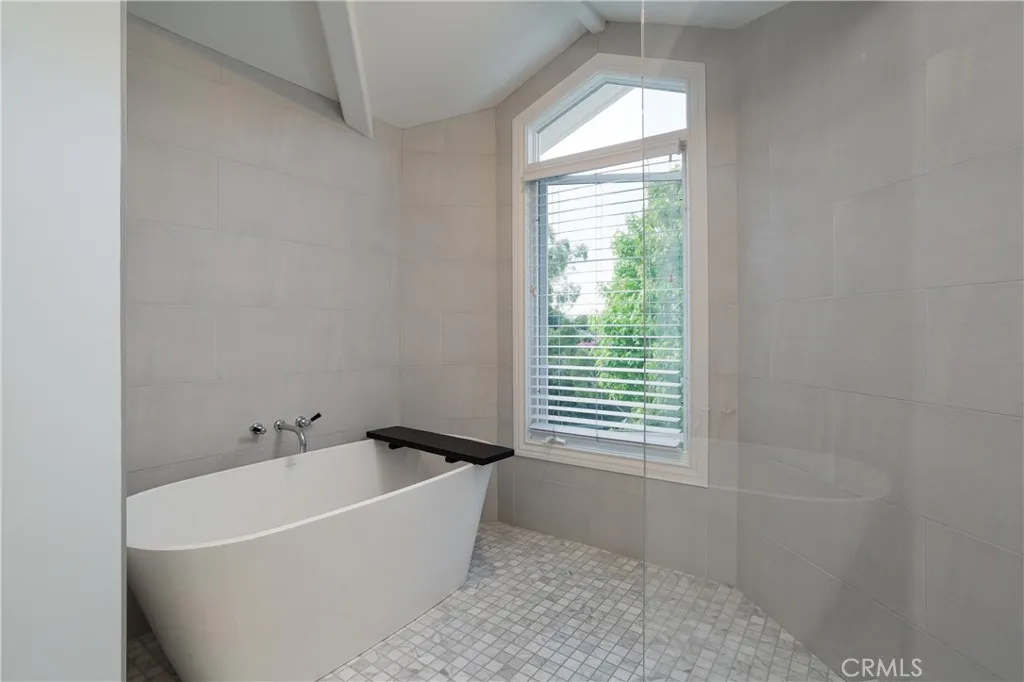 Additional image 80 of 212 Kings Pl, Newport Beach, CA 92663