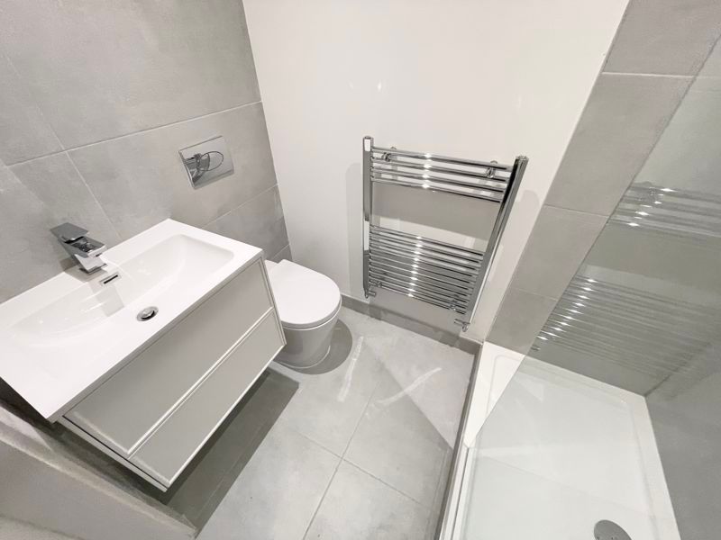 Additional image 11 of 4 bed semi-detached house to rentThe Curve, Welholme Avenue, Grimsby DN32